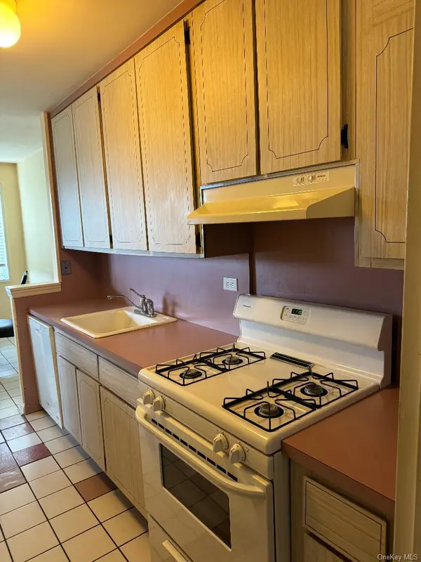 151-15 84th ST #5N, Howard Beach, NY 11414