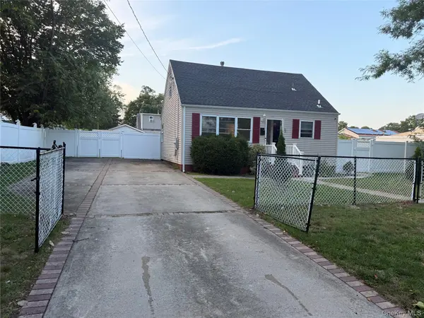 51 E Cedar ST, Central Islip, NY 11722
