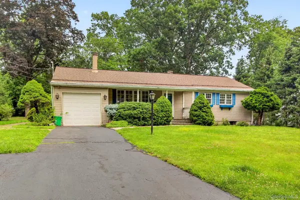 4 Jill DR, West Nyack, NY 10994