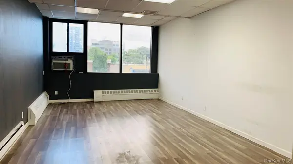 13687 Roosevelt AVE #305, Flushing, NY 11354