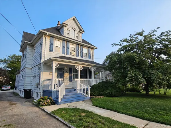 54 Catherine ST, Valley Stream, NY 11581