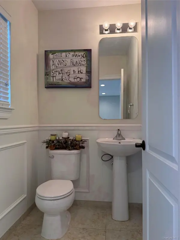 318 Cross ST #2, Westbury, NY 11590