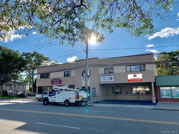 1061 N Broadway, Massapequa, NY 11758