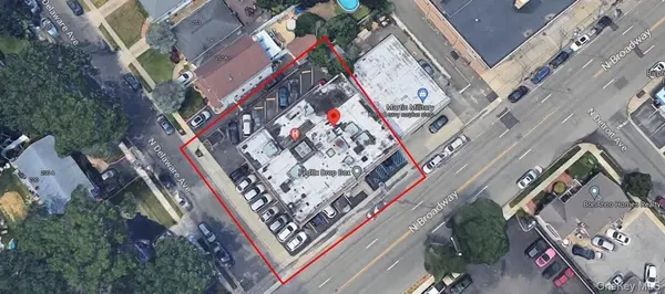 1061 N Broadway, Massapequa, NY 11758