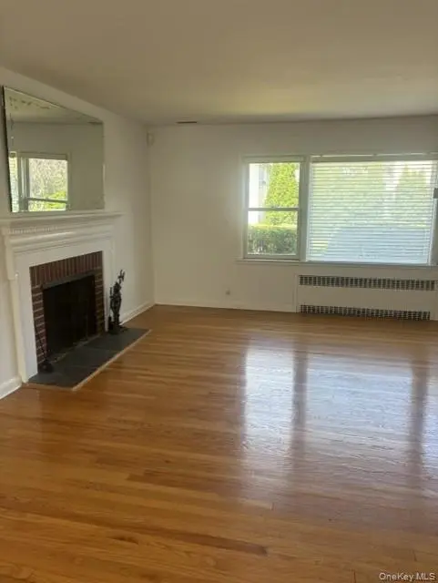 126 Hillside AVE, Manhasset, NY 11030