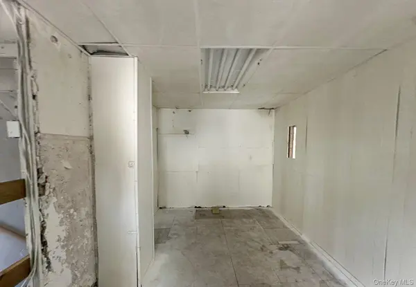 90 E 3rd ST, Huntington Station, NY 11746
