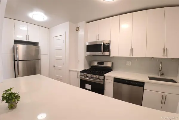 14220 Franklin AVE #7F, Flushing, NY 11355