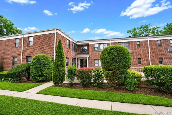 1205 E Broadway #F-24, Hewlett, NY 11557