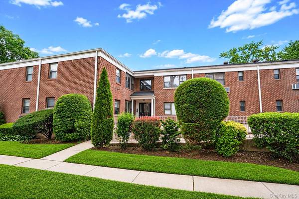 1205 E Broadway #F-24, Hewlett, NY 11557