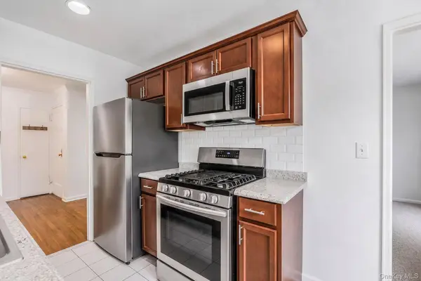 1205 E Broadway #F-24, Hewlett, NY 11557