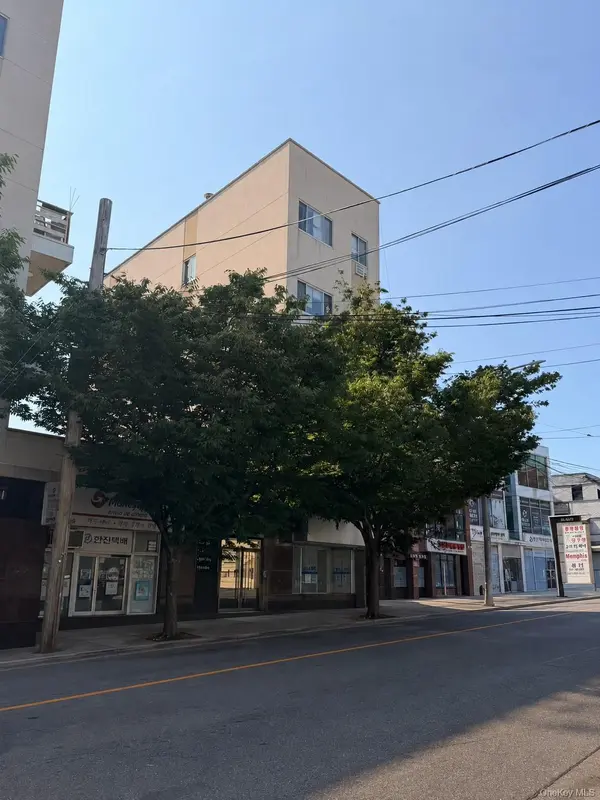 3526 150th PL, Flushing, NY 11354