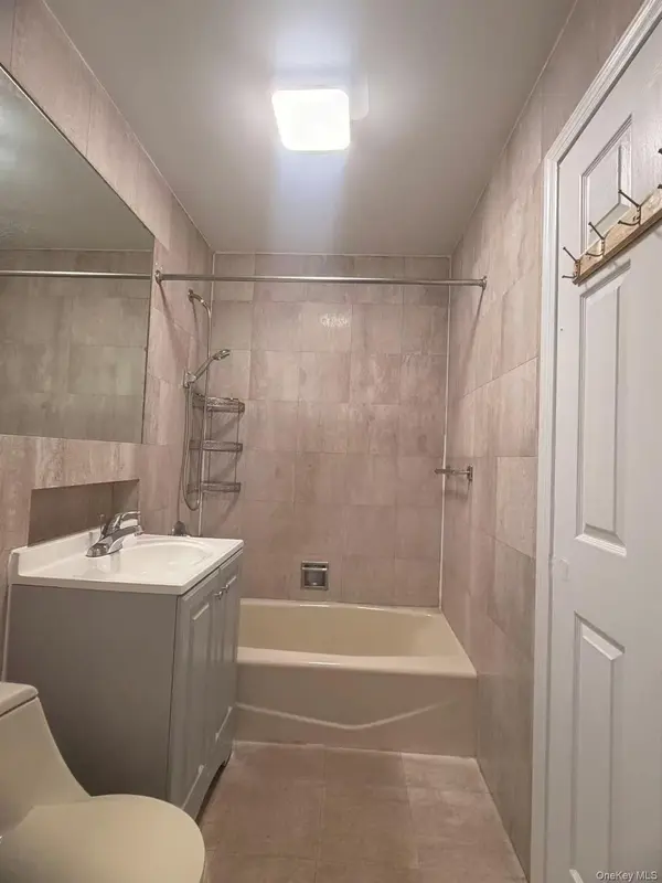 4231 Colden ST #R1H, Flushing, NY 11355