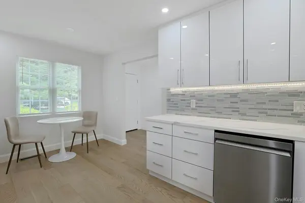 100 Brook Hills CIR #28B, White Plains, NY 10605