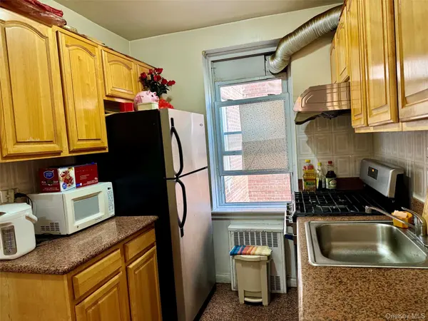 43-36 Robinson ST #3L, Flushing, NY 11355