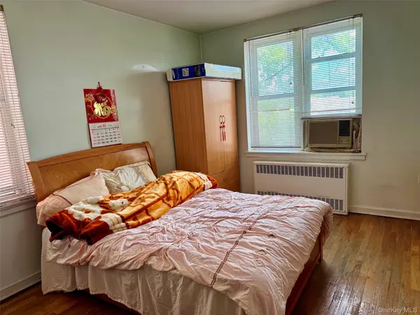 43-36 Robinson ST #3L, Flushing, NY 11355