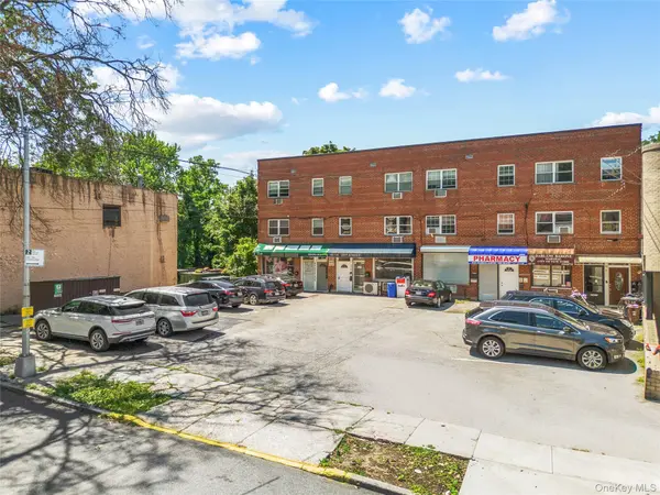 42-18 235 ST, Douglaston, NY 11363