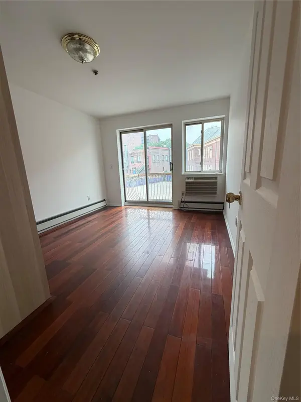 3451 Leavitt ST #3B, Flushing, NY 11354