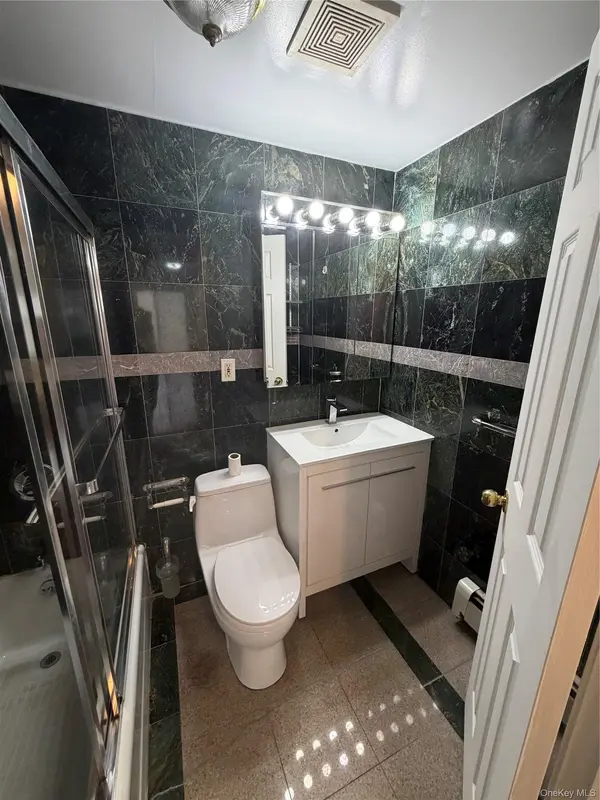 3451 Leavitt ST #3B, Flushing, NY 11354