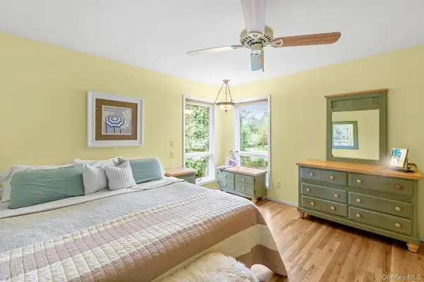 14 Hoover CT, Montauk, NY 11954