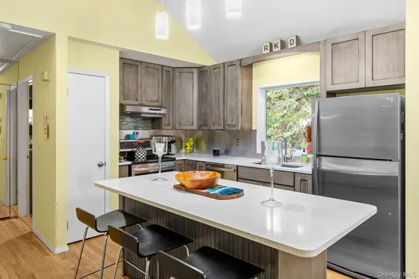 14 Hoover CT, Montauk, NY 11954