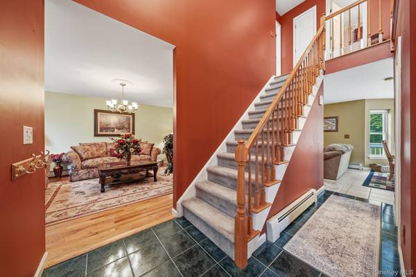 17 Terry RD, Monroe, NY 10950