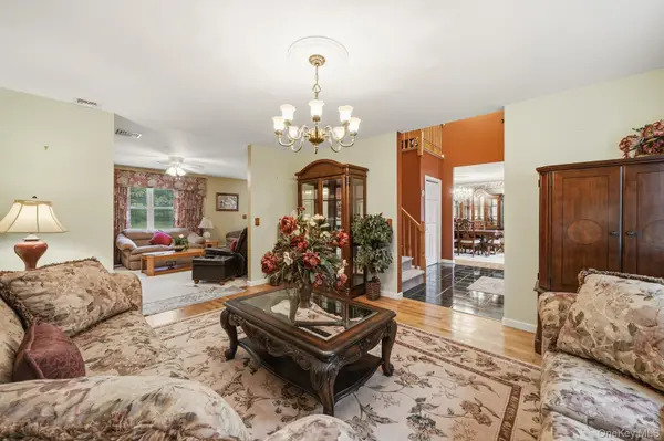 17 Terry RD, Monroe, NY 10950