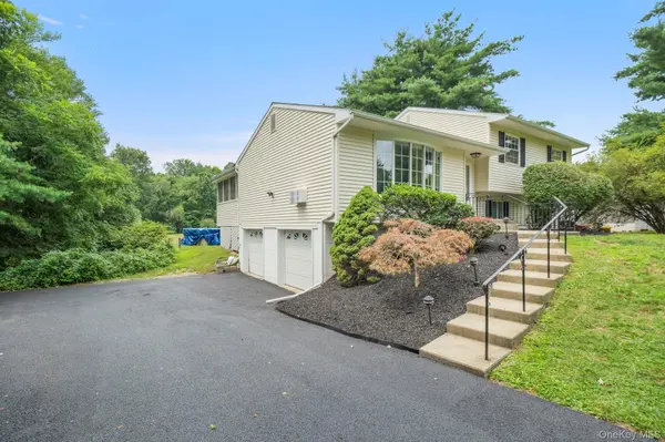 9 Barnes DR, Wappingers Falls, NY 12590