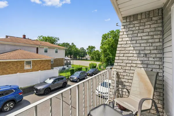 110 Vogel LOOP, Staten Island, NY 10314