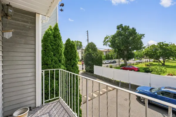 110 Vogel LOOP, Staten Island, NY 10314