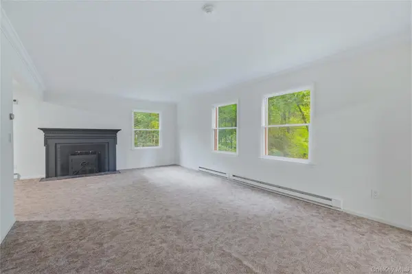 2320 Glasco TPKE, Woodstock, NY 12498