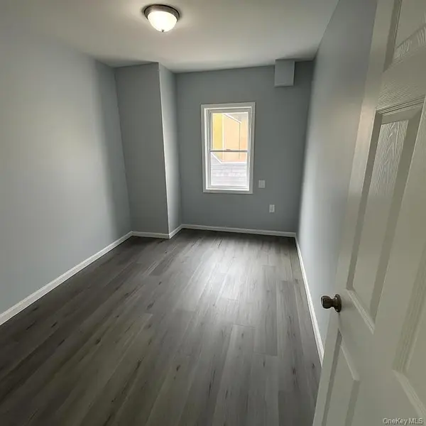 21813 Jamaica AVE, Queens Village, NY 11428