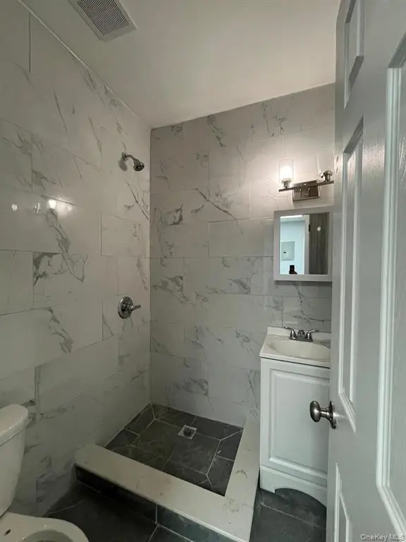 21813 Jamaica AVE, Queens Village, NY 11428