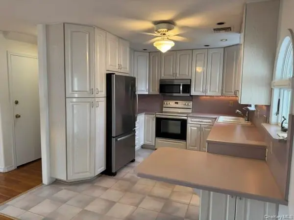 2316 Westlake CT, Oceanside, NY 11572