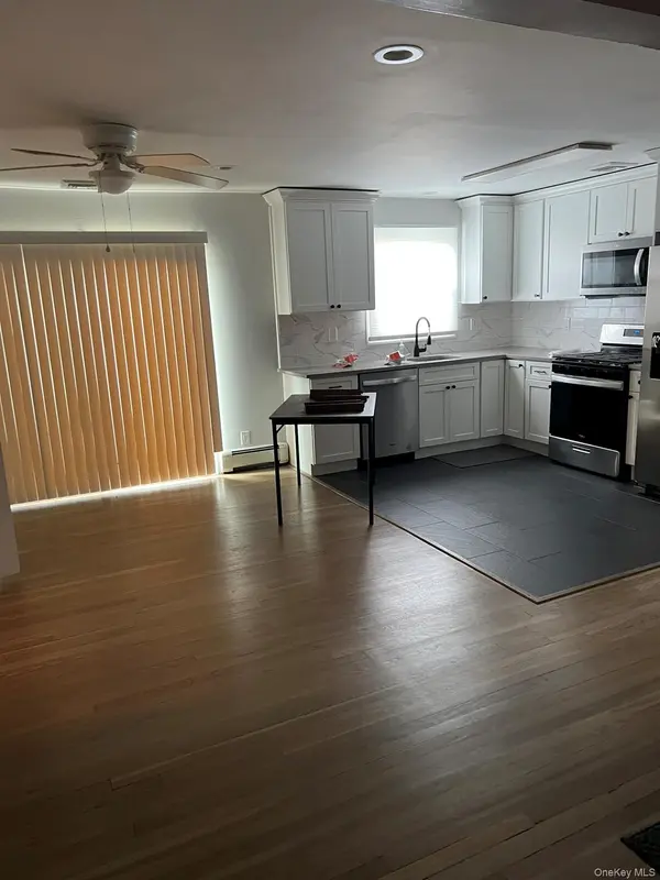 822 9th ST, West Babylon, NY 11704