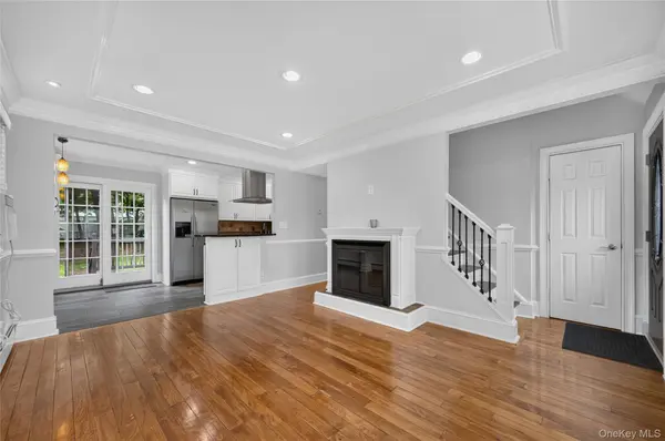 135 N Wantagh AVE, Levittown, NY 11756