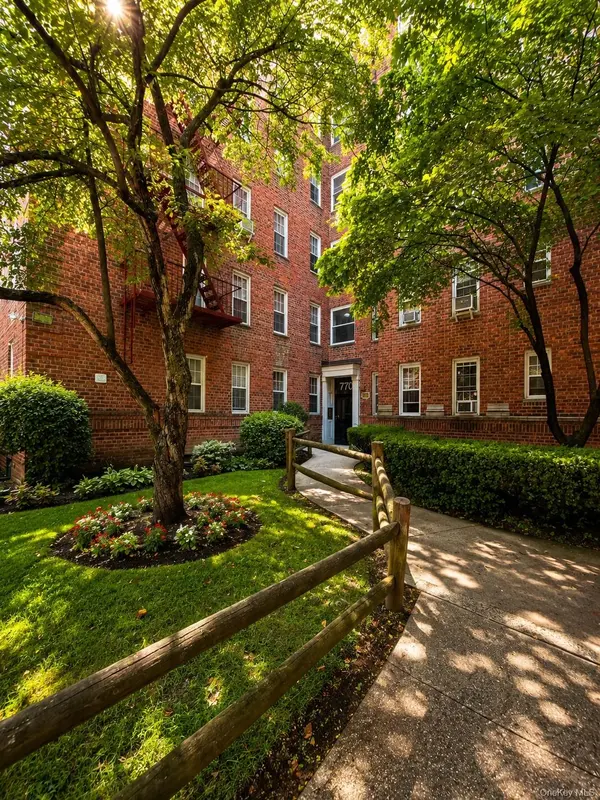 770 Bronx River RD #A31, Bronxville, NY 10708
