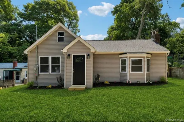 5 Kew DR, Sound Beach, NY 11789