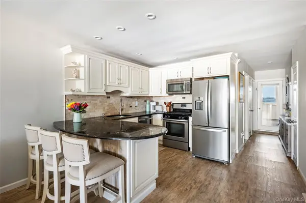585 Dune #A18, Westhampton, NY 11977