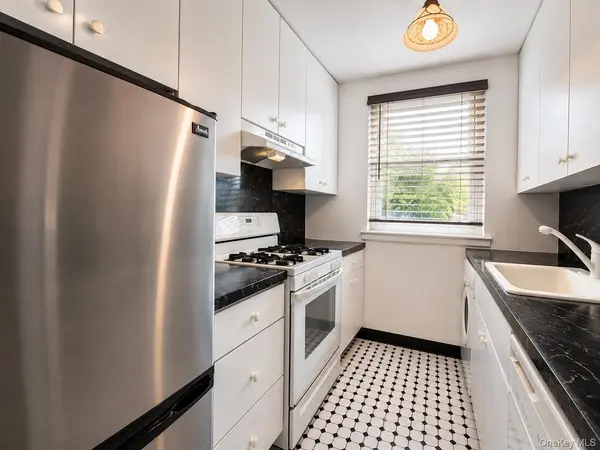 36-14 Utopia Pkwy #F2, Flushing, NY 11358