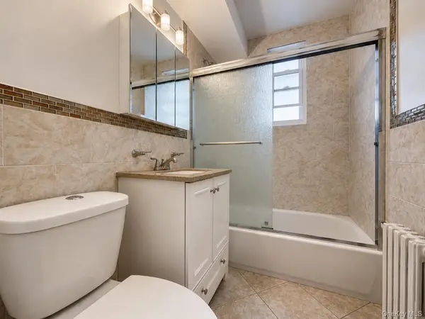 36-14 Utopia Pkwy #F2, Flushing, NY 11358