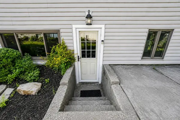 1 Rutgers ST, Smithtown, NY 11787