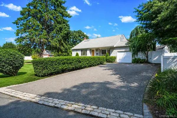 1 Rutgers ST, Smithtown, NY 11787