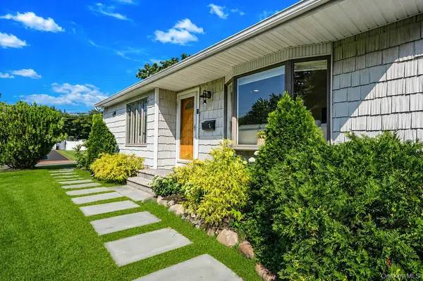 1 Rutgers ST, Smithtown, NY 11787