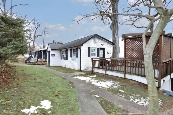 30 Lindbergh LN, New City, NY 10956