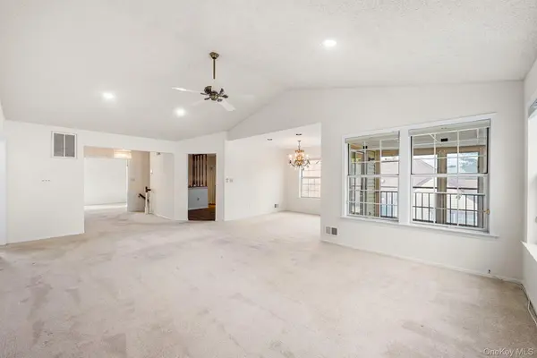 11D Rothwell DR, Call Listing Agent, NJ 08831