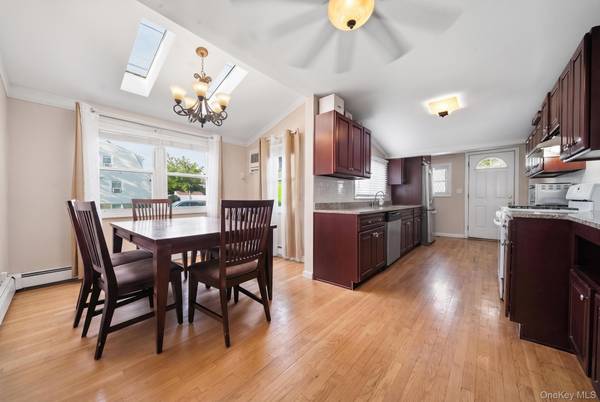 162 Baisley AVE, East Rockaway, NY 11518