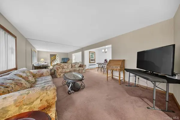 1769 W End AVE, New Hyde Park, NY 11040