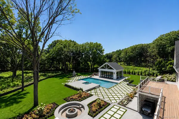 220 Beach RD, Centre Island, NY 11771