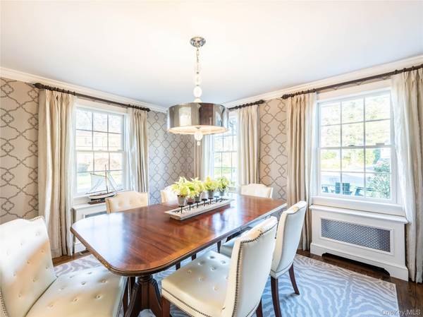 99 Thayer RD, Manhasset, NY 11030