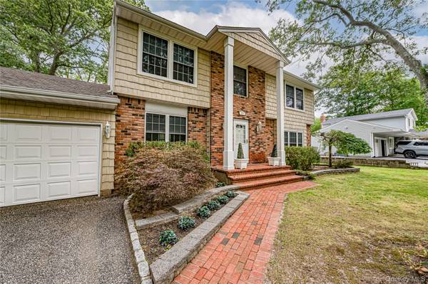 15 Washington AVE, Miller Place, NY 11764